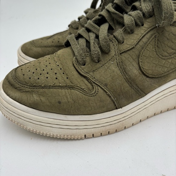 Nike Air Jordan 1 Women’s 9.5 Low Lifted Olive Green Lace Up Sneakers - Picture 8 of 9